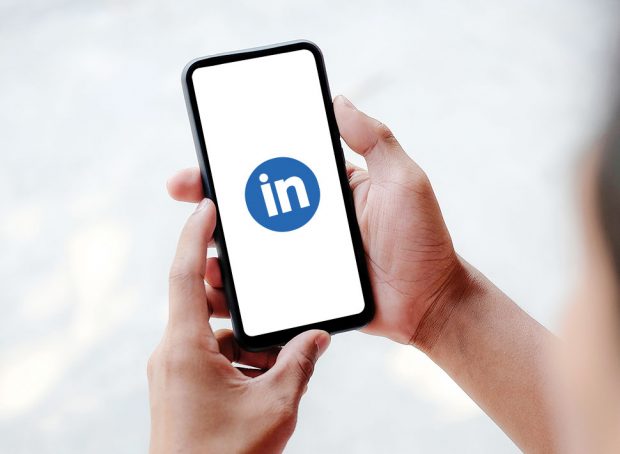 How to Add a LinkedIn Badge to Your WordPress Website